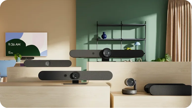 Toplantı odasında logitech rally bar ve rally bar mini video konferans sistemleri